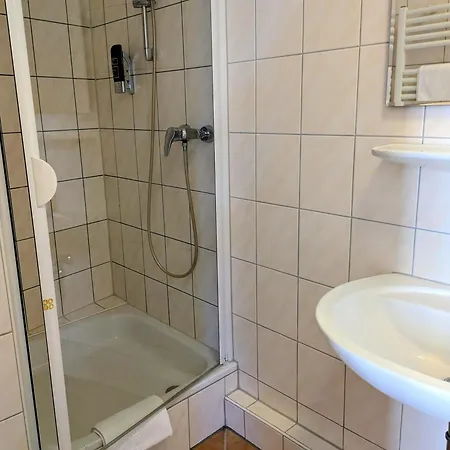 Zum Bierschorsch Hotel *